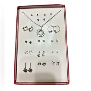 106. 14 pair of fashion earrings and one chain with pendant set